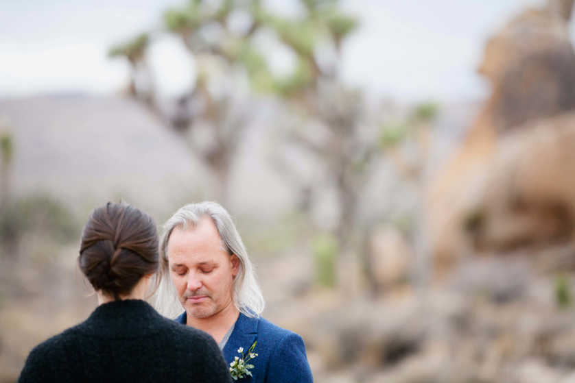 Couple gets married in JOSHUA TREE park